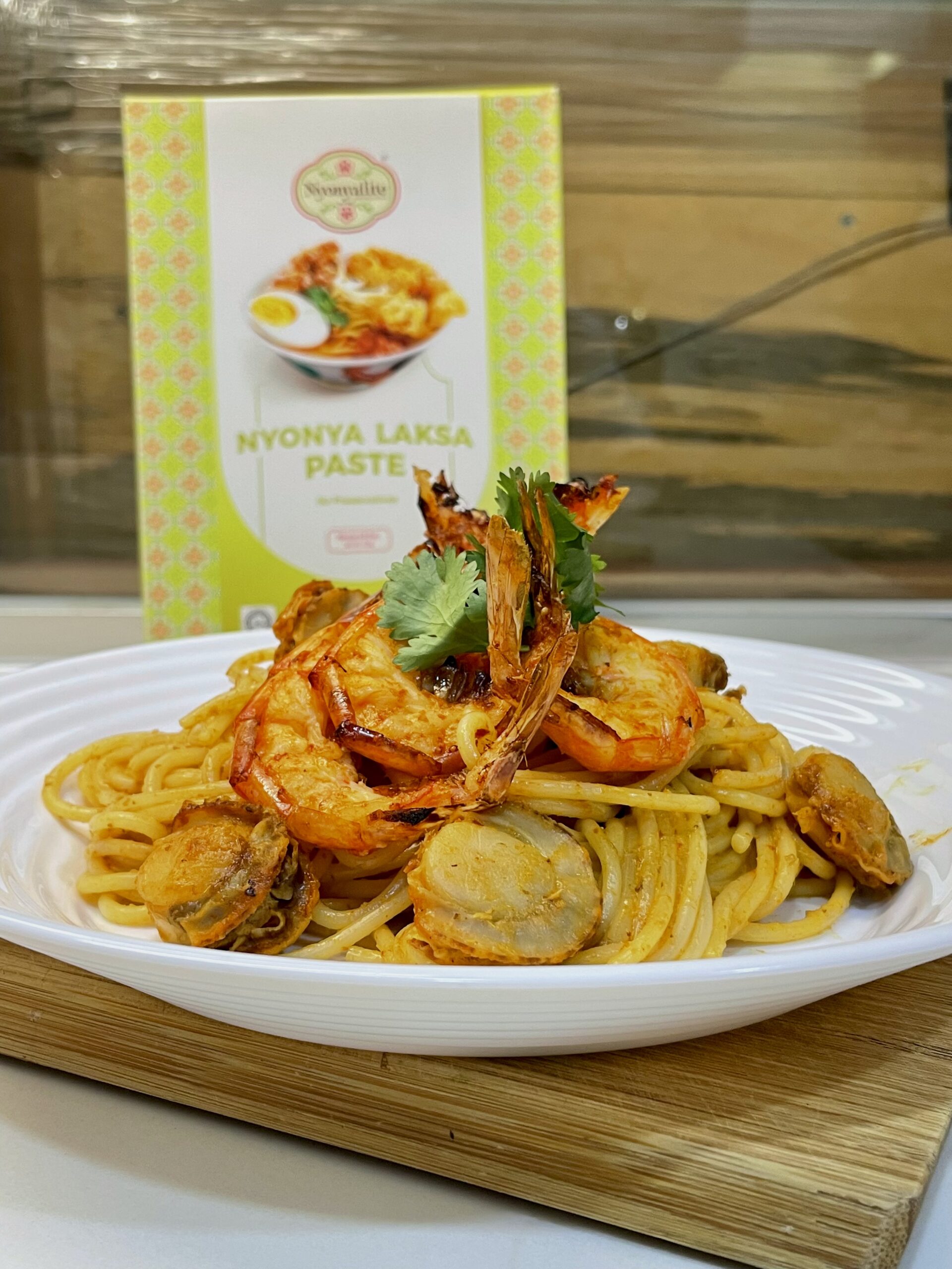 Fusion Seafood Pasta with Nyonya Laksa Sauce (Nyonyalite)