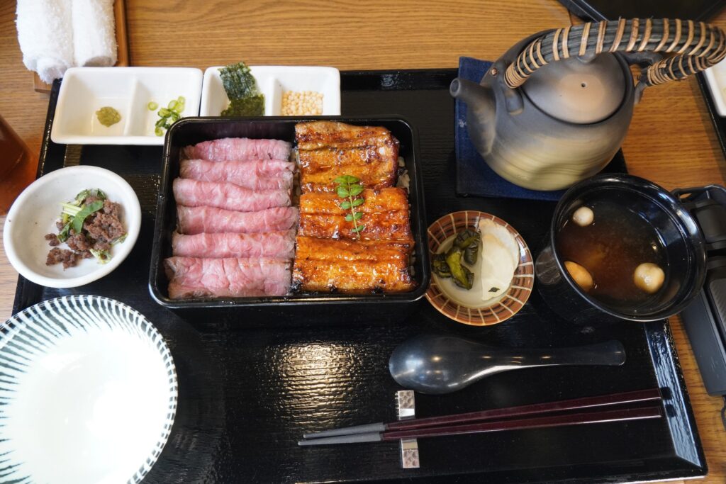 the set meal from Nikuto Unagi Unadoki